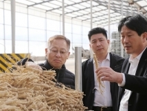 熱烈歡迎國(guó)外客商到我公司參觀(guān)交流